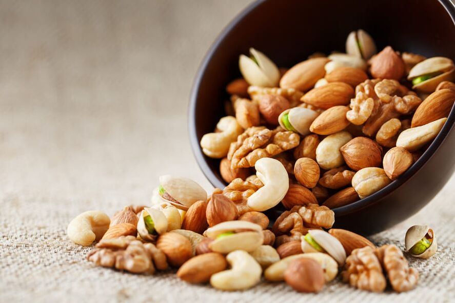 Mixed nuts to increase the potency of men